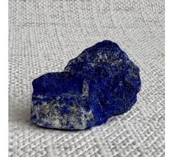 Lapis lazuli neopracovaný minerál