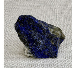 Lapis lazuli neopracovaný minerál