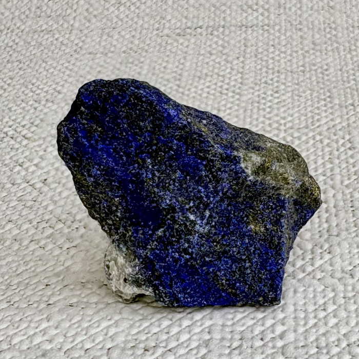 Lapis lazuli neopracovaný minerál