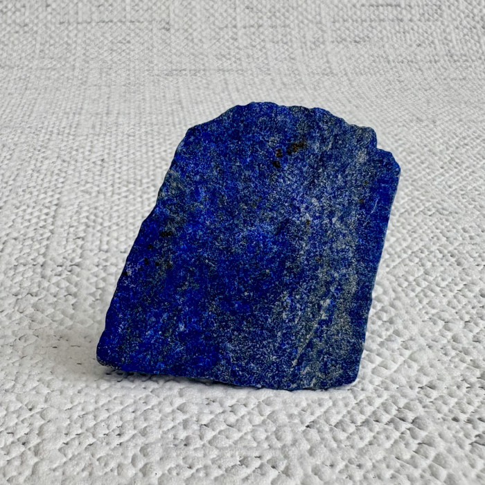 Lapis lazuli neopracovaný minerál